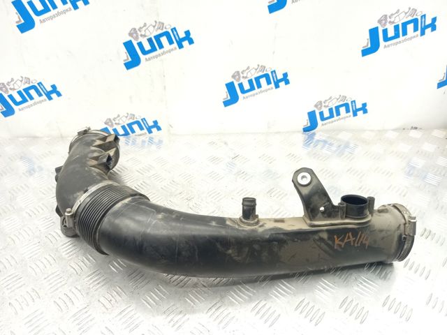 Патрубок повітряний, вихід повітряного фільтра 13717605585 BMW