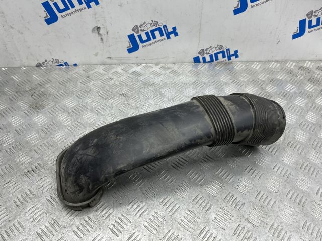 Повітроприймач 13717629283 BMW