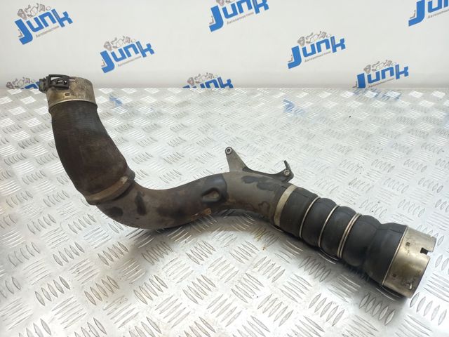Трубка, що нагнітається 13718616212 BMW