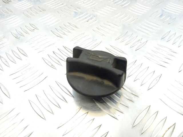 Кришка маслозаливной горловини 152551GZ0A NISSAN