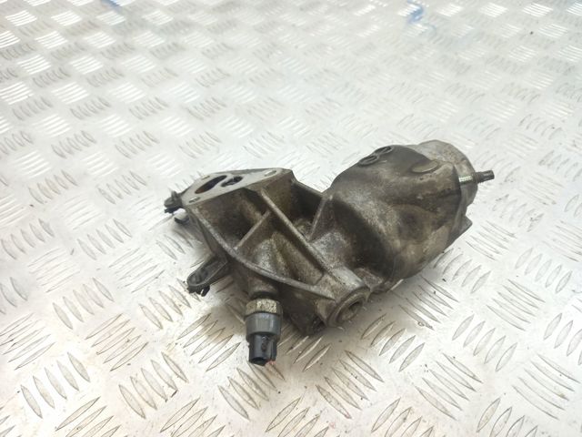 Корпус масляного фільтра 1567031020 TOYOTA