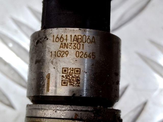 Форсунка дизельна в зборі, розпилювач + тримач 16611AB06A SUBARU