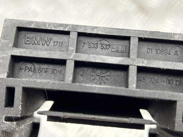 Кронштейн радіатора нижній 17117533537 BMW