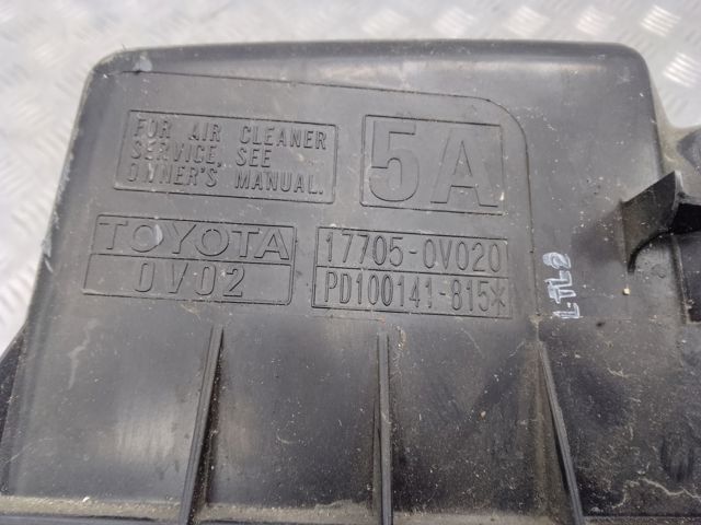 Корпус повітряного фільтра, верхня частина 177050V020 TOYOTA