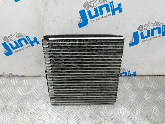 Охолоджувач повітря Фольксваген Тігуан I