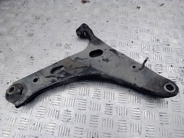 Правий важіль передній нижній підвіски 20202SG001 SUBARU