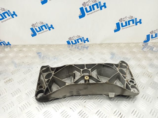 Балка кріплення коробки передач 22326777613 BMW