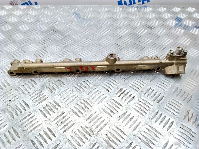 Розподільник палива (рампа), лівий 2386038010 TOYOTA