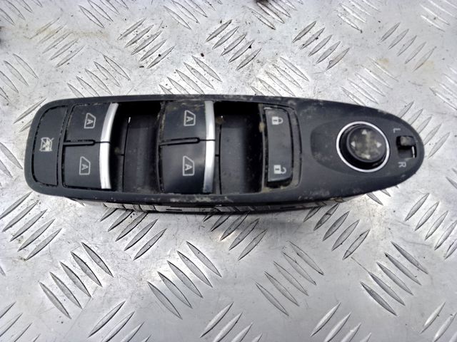 Кнопки переднього лівого склопід'ємника 254015NA1A NISSAN