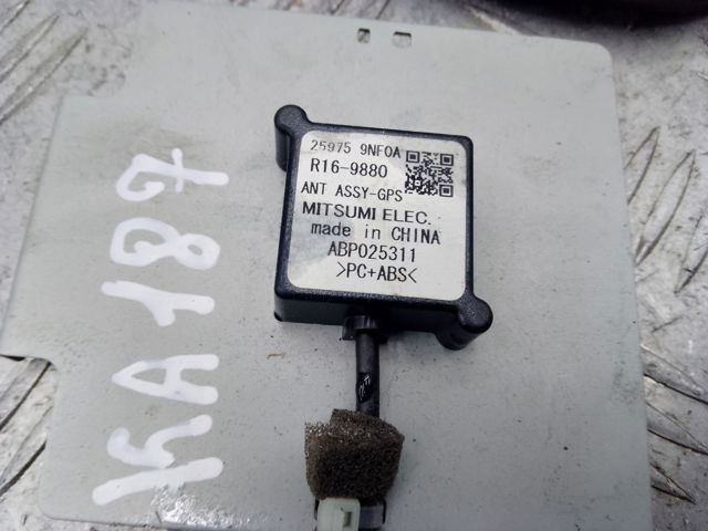 Антена GPS 259759NF0A NISSAN