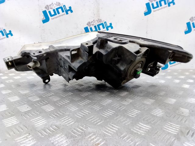 Фара правая 260101AA0D NISSAN