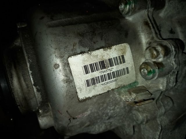 Коробка роздавальна в зборі 27107643752 BMW