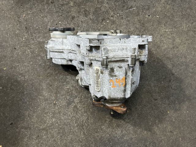 Коробка роздавальна в зборі 27107649725 BMW