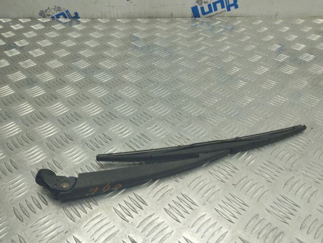 Важіль-поводок двірника заднього скла 28781CB80A NISSAN