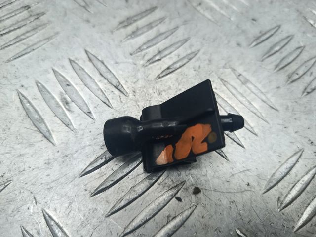 Форсунка омивача скла лобового, права 289325NA0A NISSAN