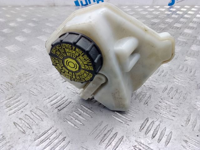 Бачок головного гальмівного циліндру 30665177 VOLVO