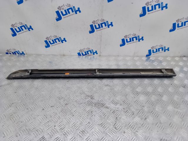 Молдинг передніх лівих дверей, нижній 30698451 VOLVO