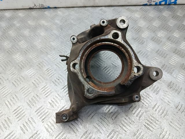 Кулак поворотний передній лівий 31216855953 BMW