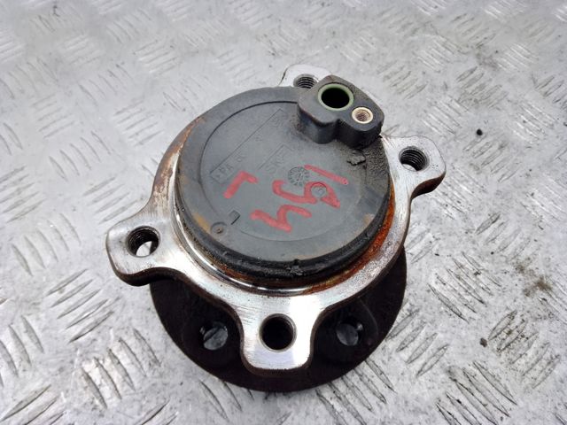Маточина заднього колеса 31329971 VOLVO