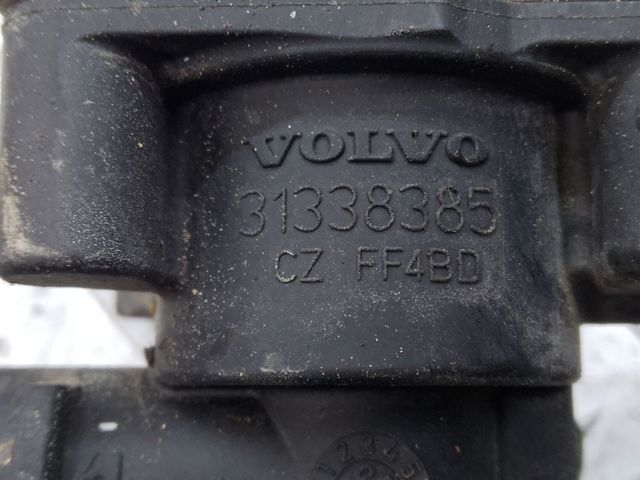 Регулюючий клапан охолоджувальної рідини 31338385 VOLVO