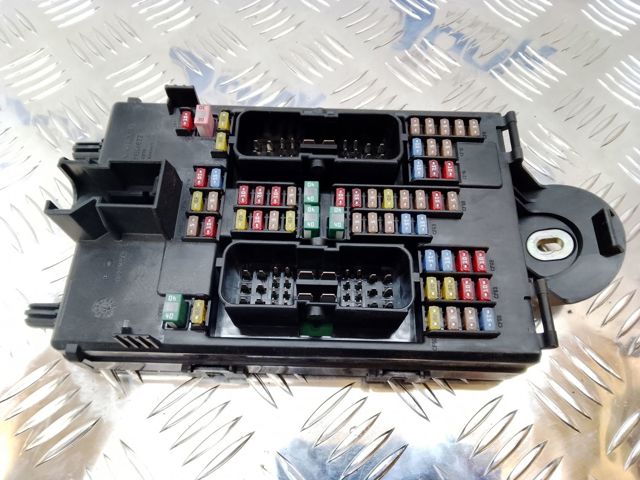 Корпус запобіжників 31346672 VOLVO