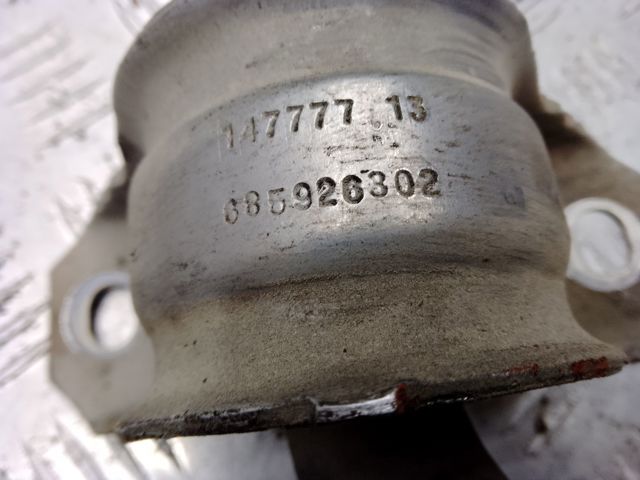 Стабілізатор передньої підвіски 31356863638 BMW