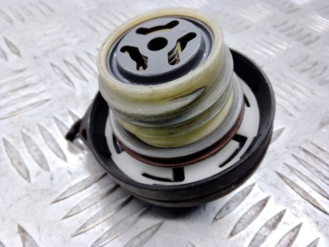 Кришка бензобаку 31392044 VOLVO