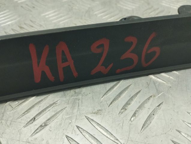 Решітка склоочисників 31424477 VOLVO