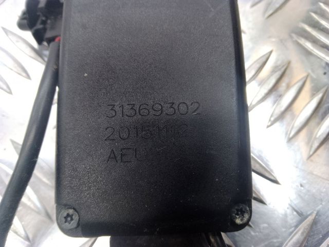Важіль фіксації ременя безпеки, правий 31484053 VOLVO