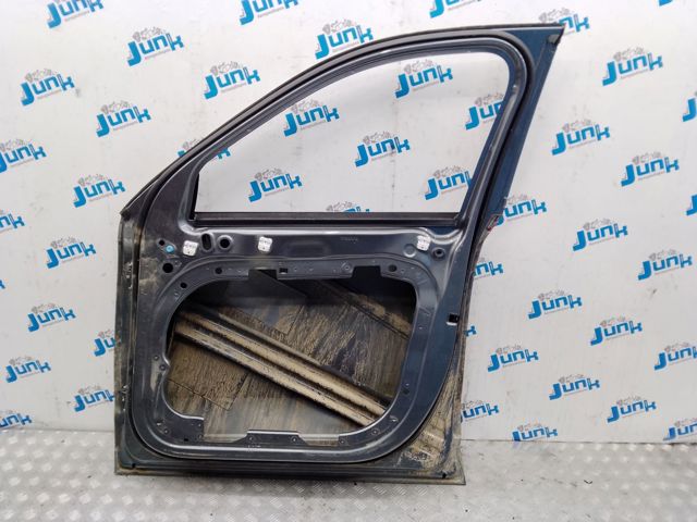 Пасажирські передні двері 31698771 VOLVO