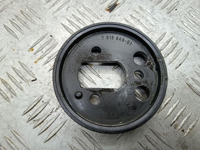 Шків насосу гідропідсилювача керма (ГПК) 32427618849 BMW