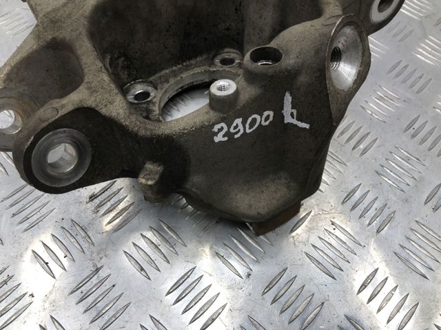 Кулак поворотний лівий 33326796497 BMW