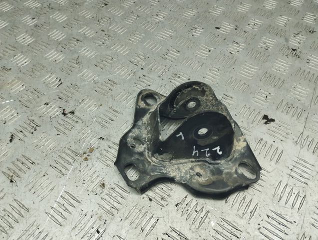 Кронштейн передній заднього поздовжнього важеля 33326851581 BMW