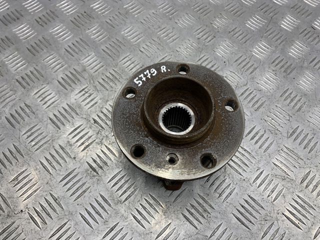 Маточина заднього колеса 33406867811 BMW