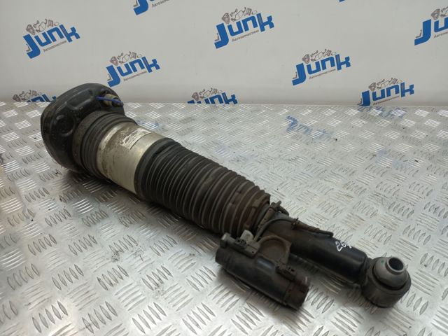 Стійка задня права 37107915954 BMW