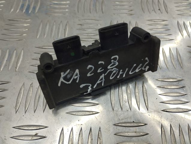 Датчик відкриття кришки багажника/задніх дверей (ляди) 3AA962243F VAG