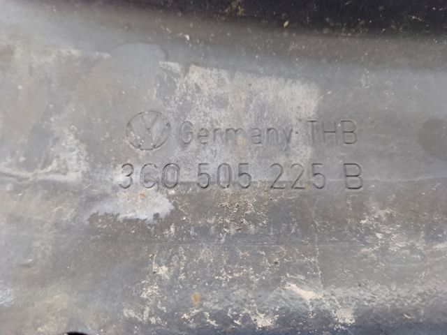Важіль/тяга задньої підвіски подовжній нижній, лівий 3C0505225B VAG