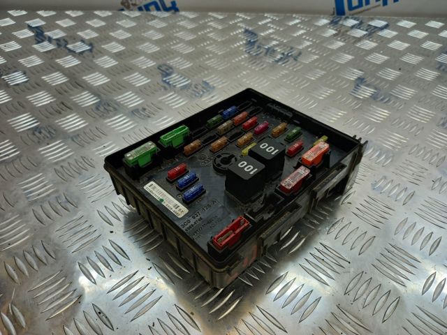 Коробка запобіжників 3C0937125A VAG