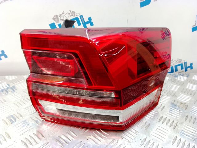 Задній правий зовнішній ліхтар 3CN945096B VAG