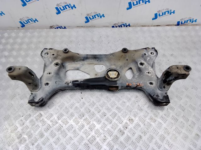 Балка передньої підвіски, підрамник Ауді Ку 3