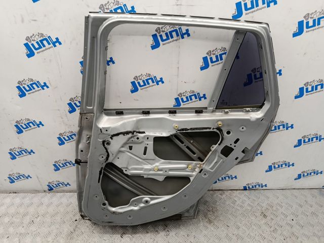 Двері пасажирські задні праві 41009628744 BMW