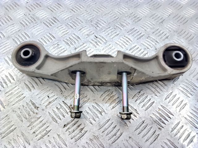 Траверса заднього редуктора, передня 41310AG040 SUBARU