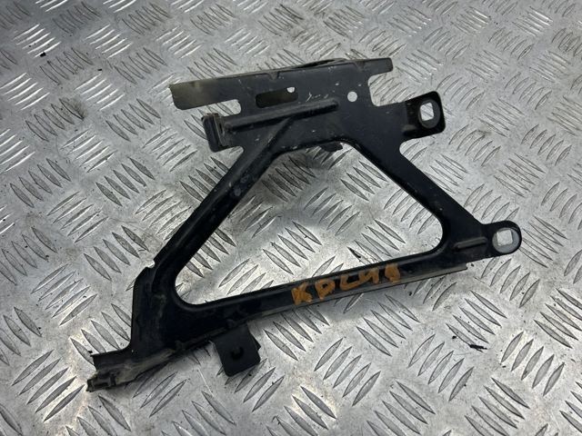 Кріплення фари передньої, правої 41357207186 BMW