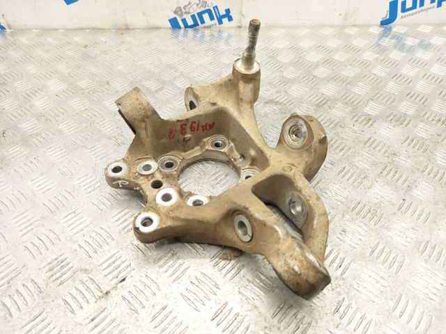 Цапфа права 4230450100 TOYOTA