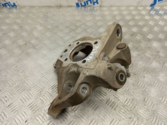 Кулак поворотний лівий 4230550100 TOYOTA