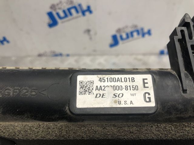 Радіатор охолодження 45111AL04A SUBARU