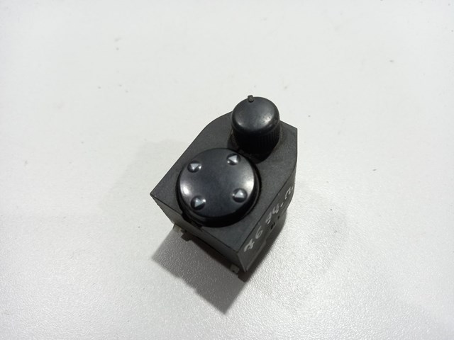 Регулятор дзеркал 4D0959565B VAG