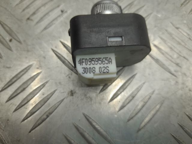 Блок управління дзеркалами заднього виду 4F0959565A VAG