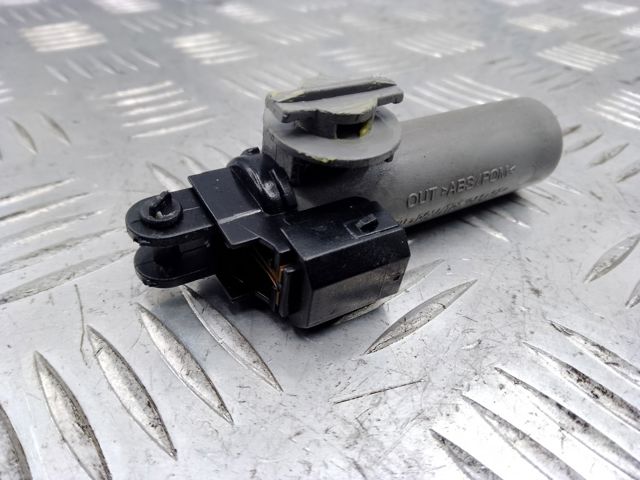 Амортизатор кришки бардачка 4F2880324 VAG