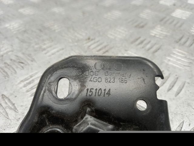 Запор капота (замок і привід замка капота) 4G0823186 VAG